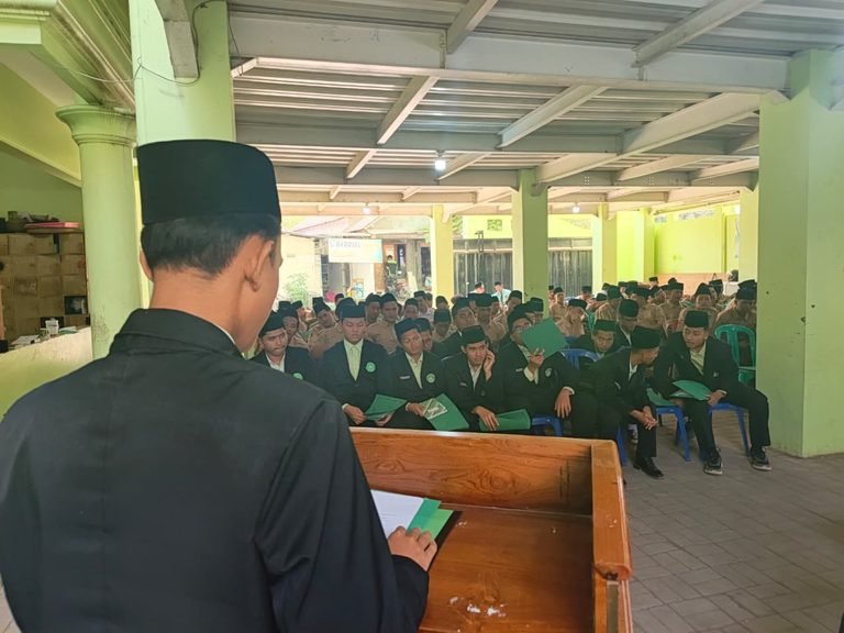 Kepemimpinan santri melalui OSMAQU di Pondok Tahfidz Modern Al-Aqsho Kudus