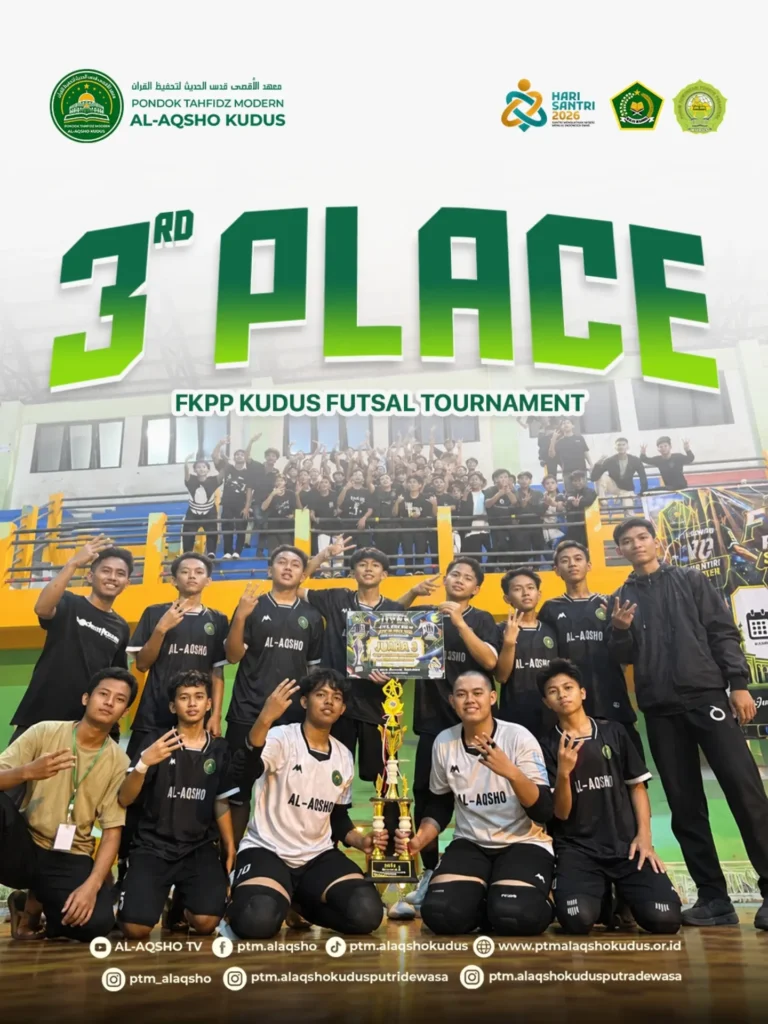 Tim futsal Pondok Tahfidz Modern Al-Aqsho Kudus meraih Juara 3 lomba futsal antarpondok pesantren se-Kudus.